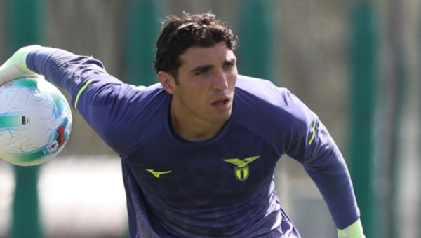 วูล์ฟส์จริงจังดึงมานดาสประตูกรีซจากลาซิโอ