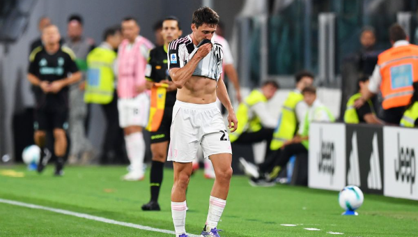 คัมเบียโซ่รับยูเว่ยากแน่เจอหญ้าเทียม-อุณหภูมิติดลบ