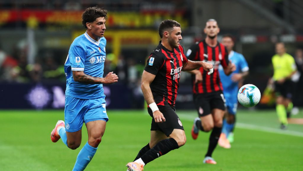 แมวดำควงตราผึ้งเล็งคว้าหอกมิลาน