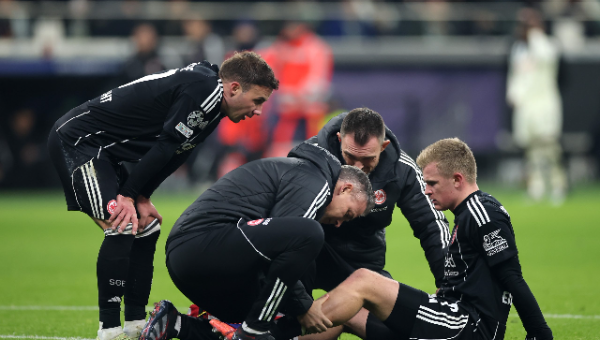 แฟร้งค์เฟิร์ตหวั่นเบอร์คาร์ดท์บาดเจ็บจนพักยาว